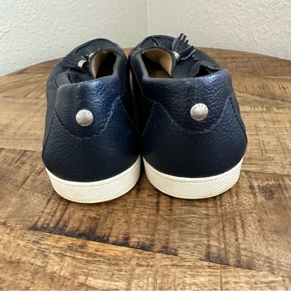 MICHAEL KORS WOMAN LEATHER NAVY BLUE LOAFERS W/WHITE BOTTOMS ACCENTED W/TASSELS - Picture 6 of 10